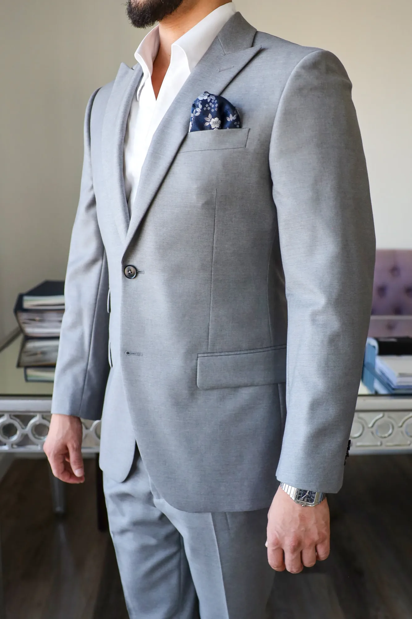 Light grey Preludio jacket with a navy floral pocket square