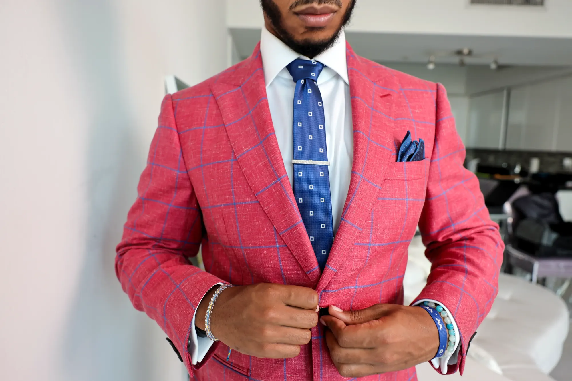 Maison Élevée — custom raspberry windowpane