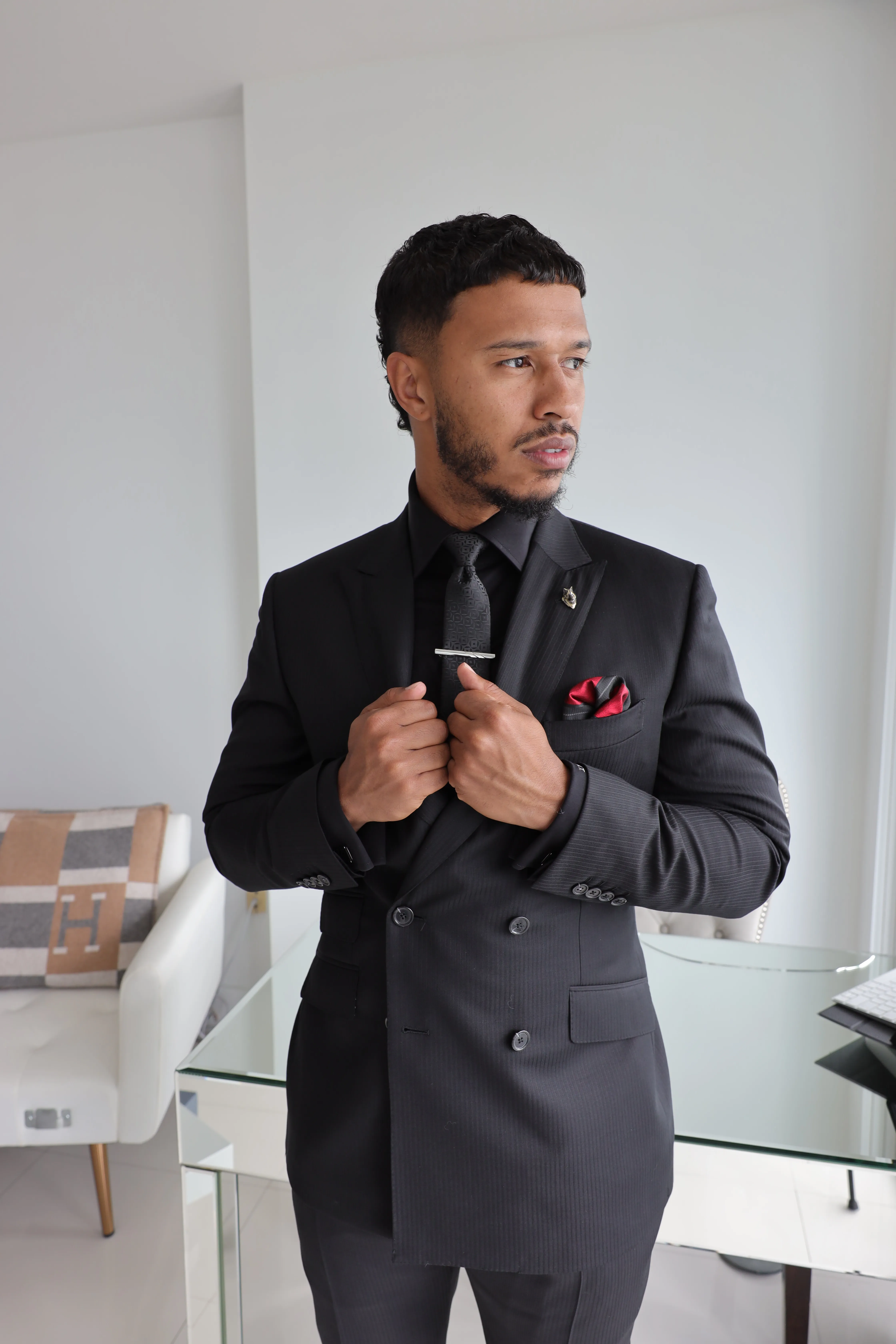 Maison Élevée — Custom Suiting